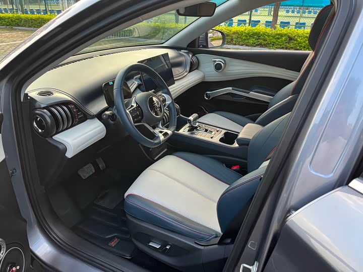 Фото 8 - BYD Yuan Plus