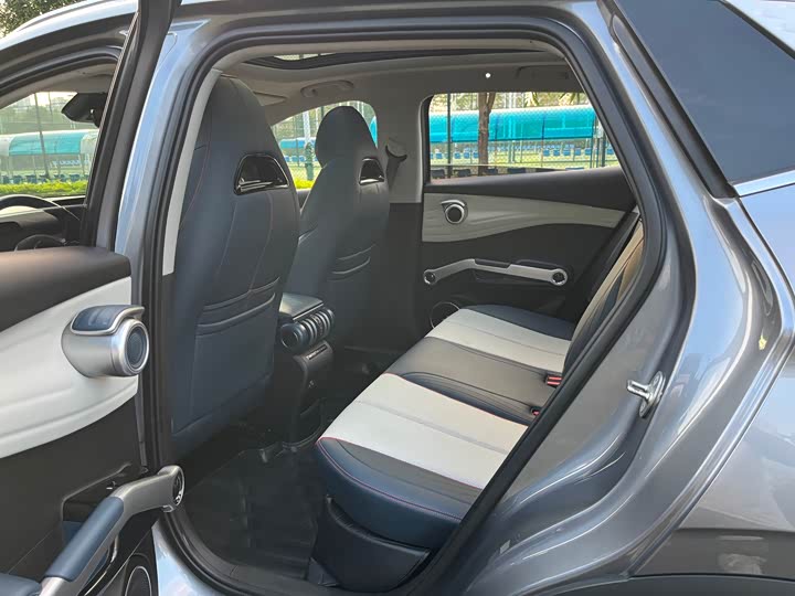 Фото 9 - BYD Yuan Plus