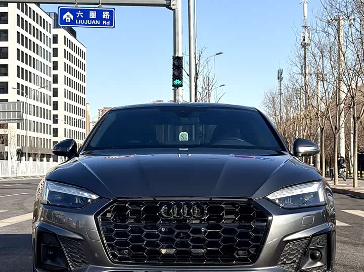 Фото 2 - Audi A5