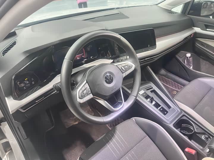 Фото 5 - Volkswagen Golf