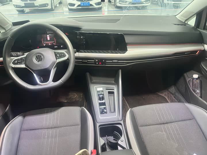 Фото 8 - Volkswagen Golf