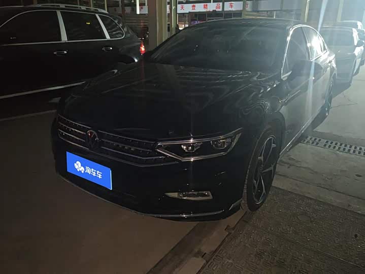 Фото 1 - Volkswagen Magotan