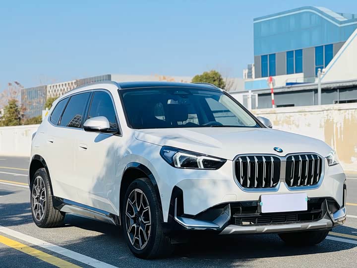 Фото 3 - BMW X1