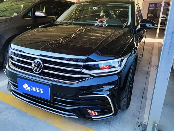 Фото 1 - Volkswagen Tiguan L Pro