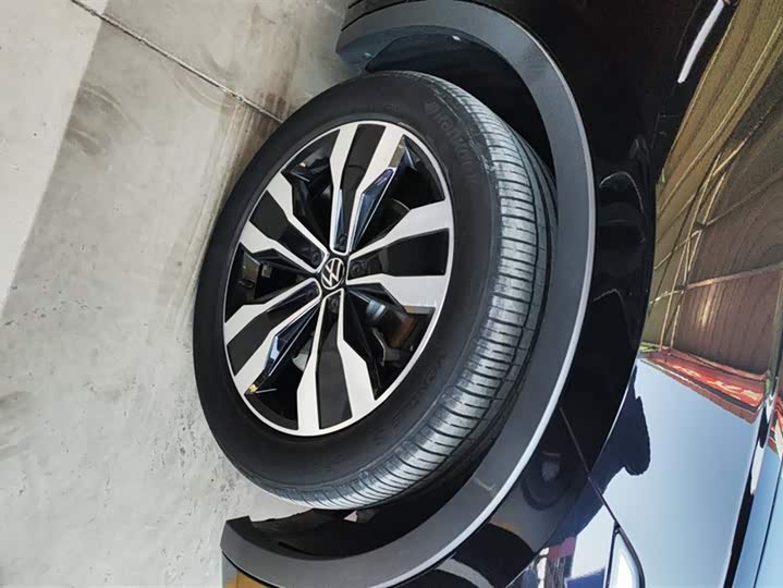 Фото 6 - Volkswagen Tiguan L Pro