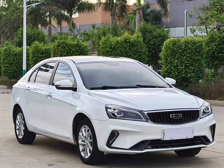 Фото 3 - Geely Emgrand