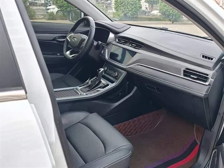 Фото 7 - Geely Emgrand