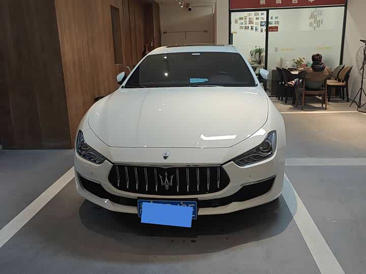 Фото 2 - Maserati Ghibli
