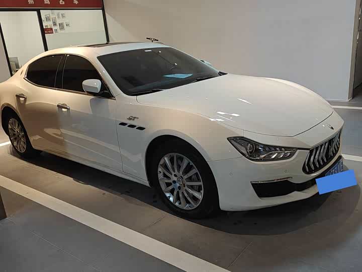 Фото 3 - Maserati Ghibli