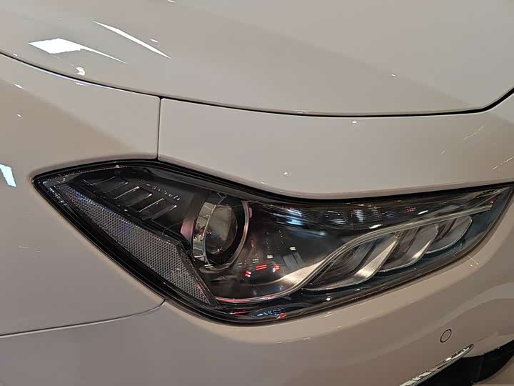 Фото 9 - Maserati Ghibli