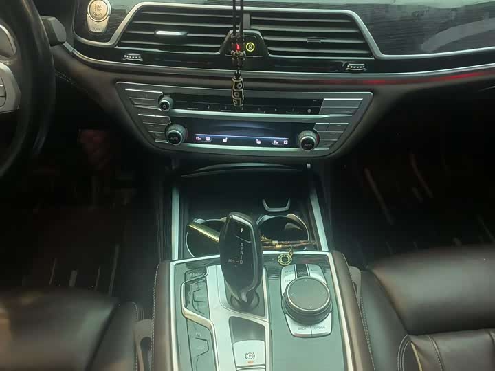 Фото 6 - BMW 7 Series