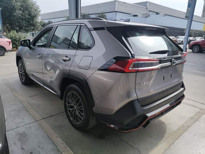 Фото 5 - Toyota Wildlander