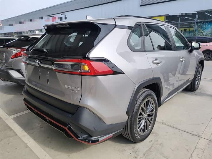 Фото 7 - Toyota Wildlander