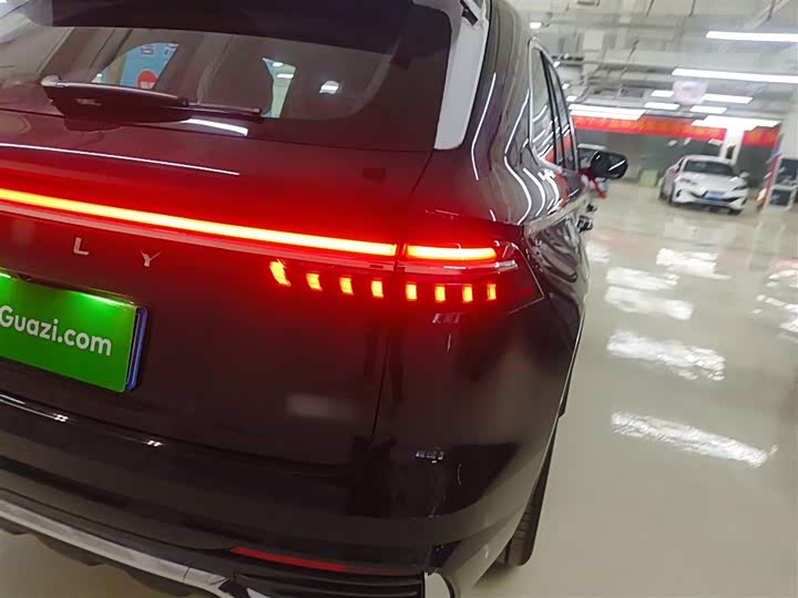 Фото 8 - Geely Monjaro