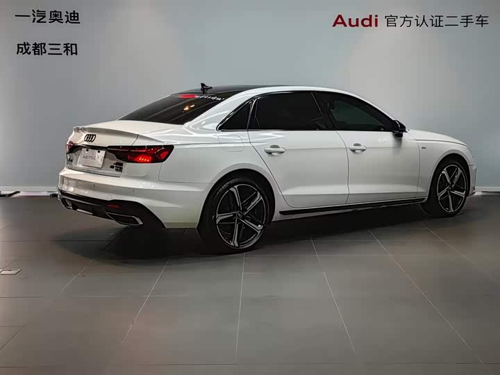 Фото 2 - Audi A4L