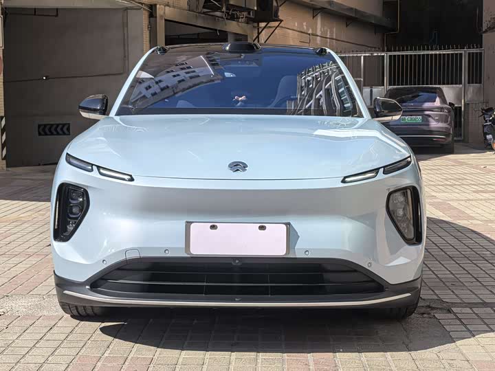Фото 2 - Nio EC6