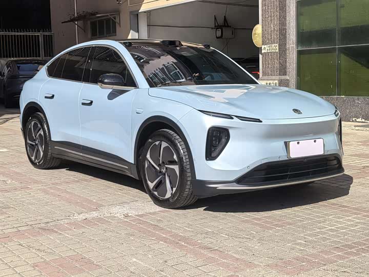 Фото 3 - Nio EC6