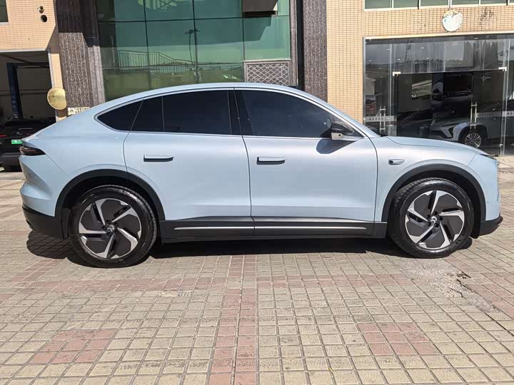 Фото 9 - Nio EC6