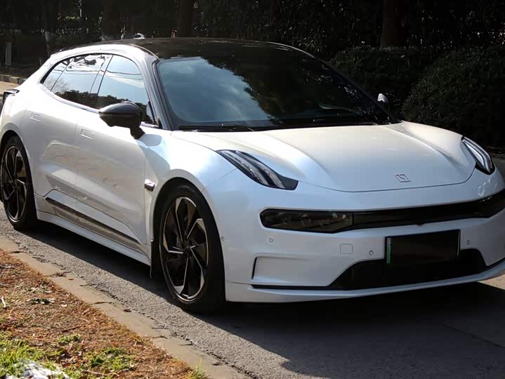 Фото 3 - Zeekr 001