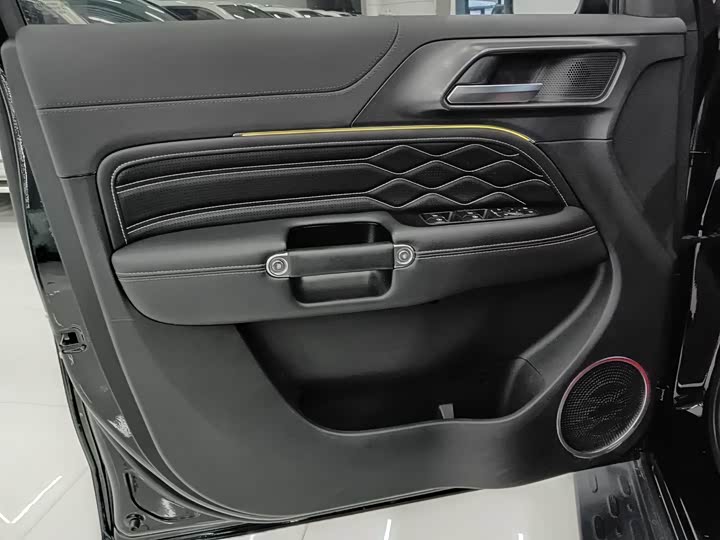 Фото 8 - Tank 300