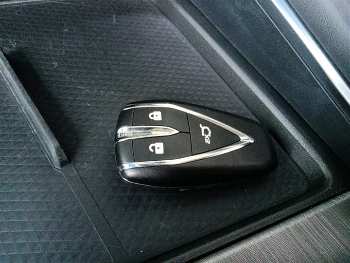 Фото 9 - Changan UNI-T