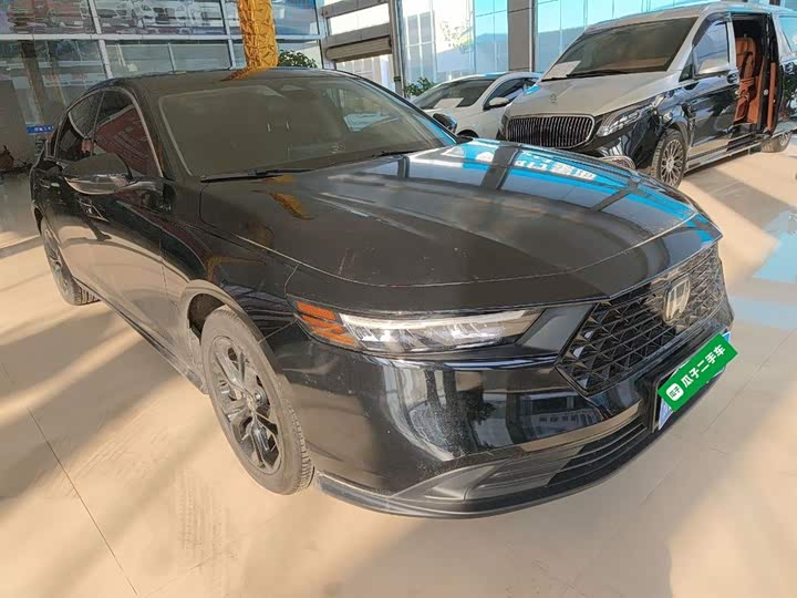 Фото 4 - Honda Accord