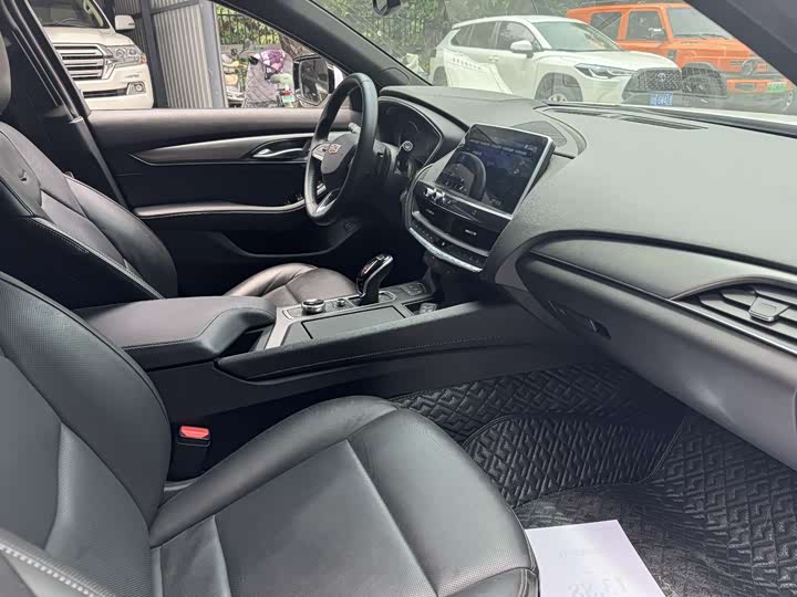 Фото 8 - Cadillac CT5