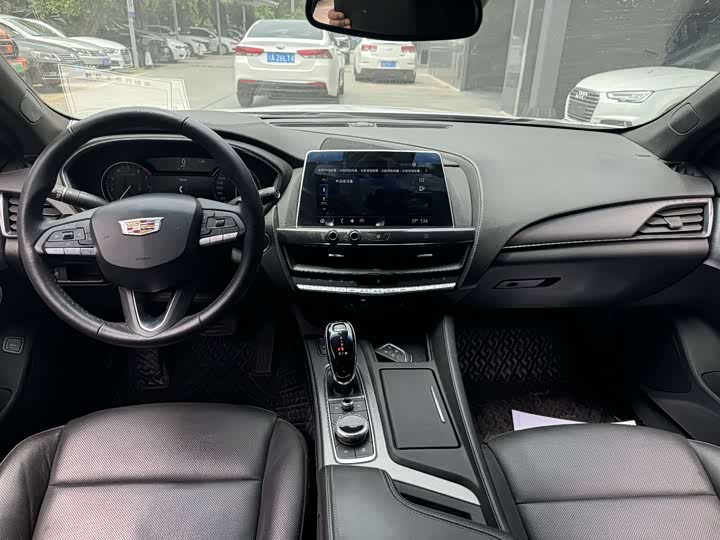 Фото 9 - Cadillac CT5