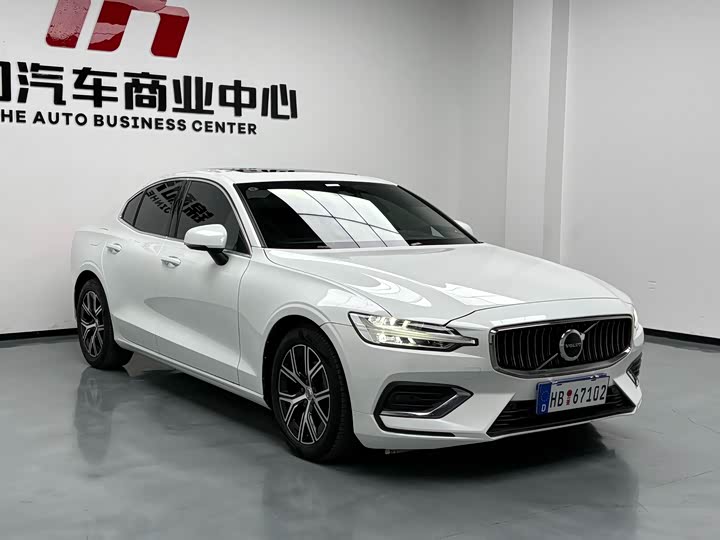 Фото 2 - Volvo S60