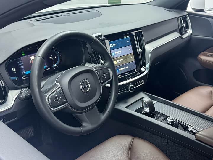 Фото 7 - Volvo S60