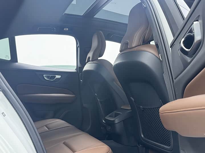 Фото 9 - Volvo S60