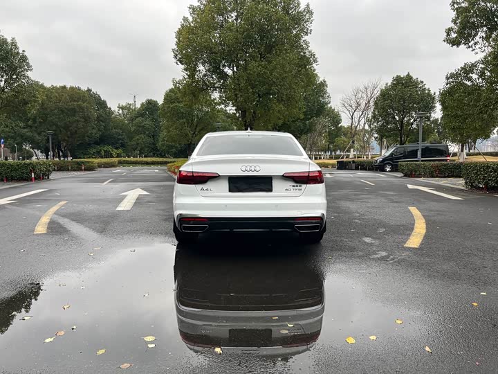 Фото 5 - Audi A4L