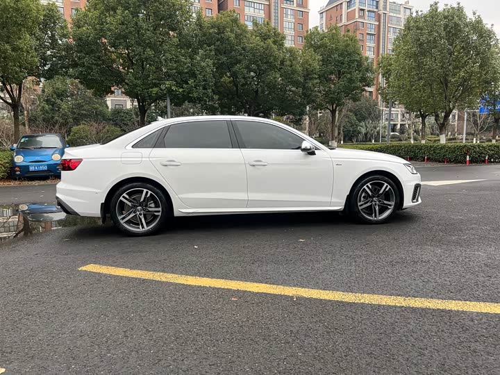 Фото 7 - Audi A4L