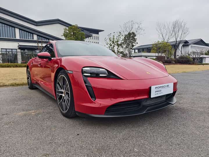 Фото 3 - Porsche Taycan