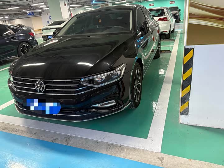 Фото 1 - Volkswagen Magotan