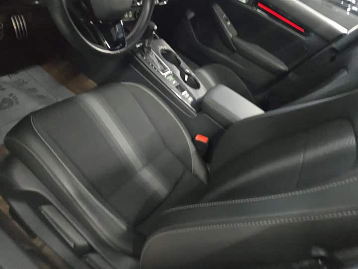 Фото 9 - Honda Civic