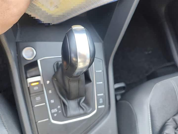 Фото 7 - Volkswagen Tiguan L Pro