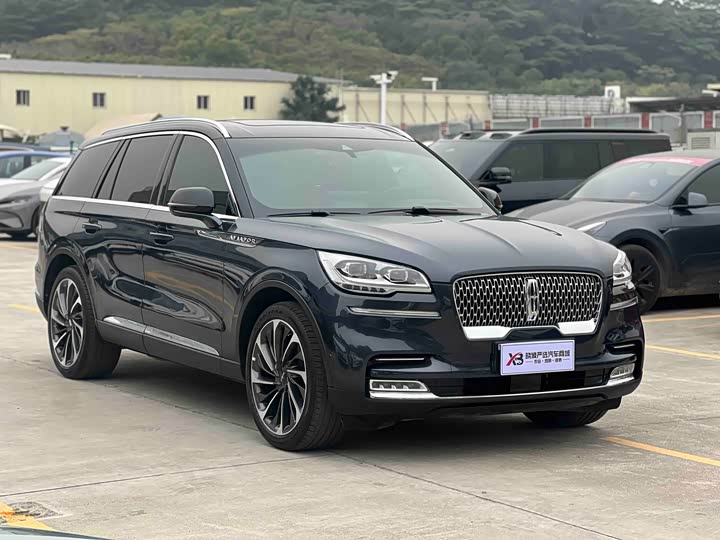 Фото 3 - Lincoln Aviator