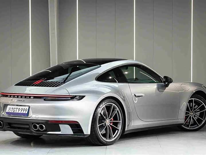 Фото 7 - Porsche 911