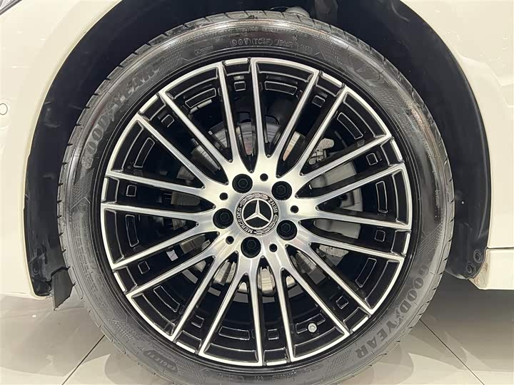 Фото 9 - Mercedes-Benz C-Class