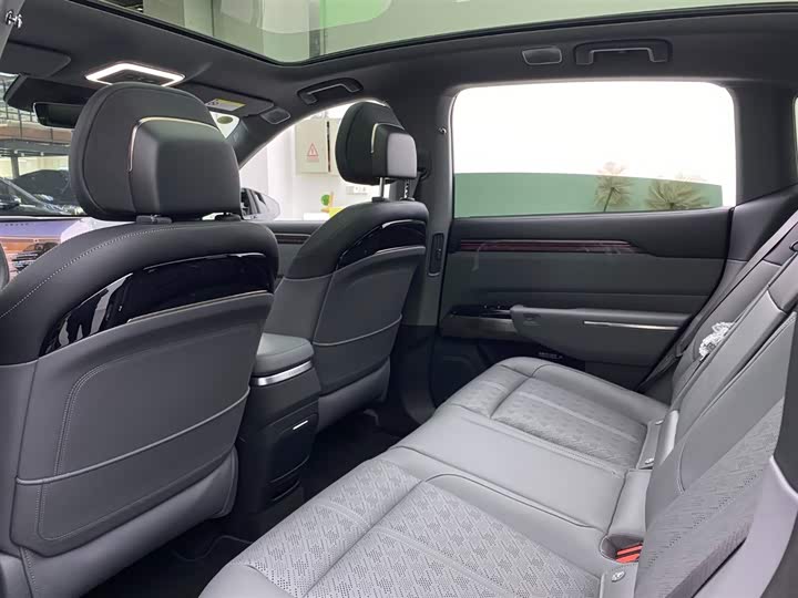 Фото 7 - Zeekr 7X