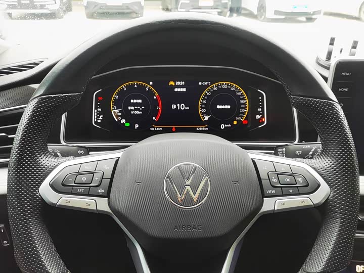 Фото 5 - Volkswagen Tiguan L Pro