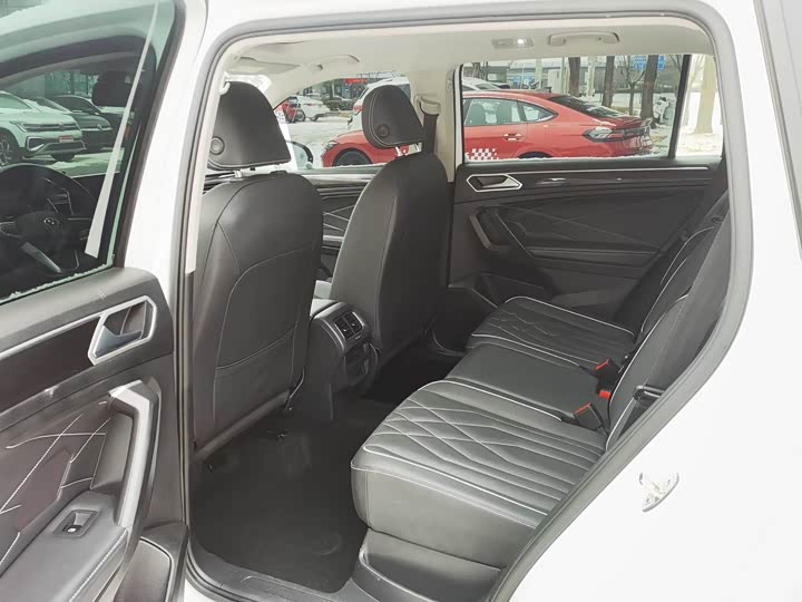 Фото 6 - Volkswagen Tiguan L Pro