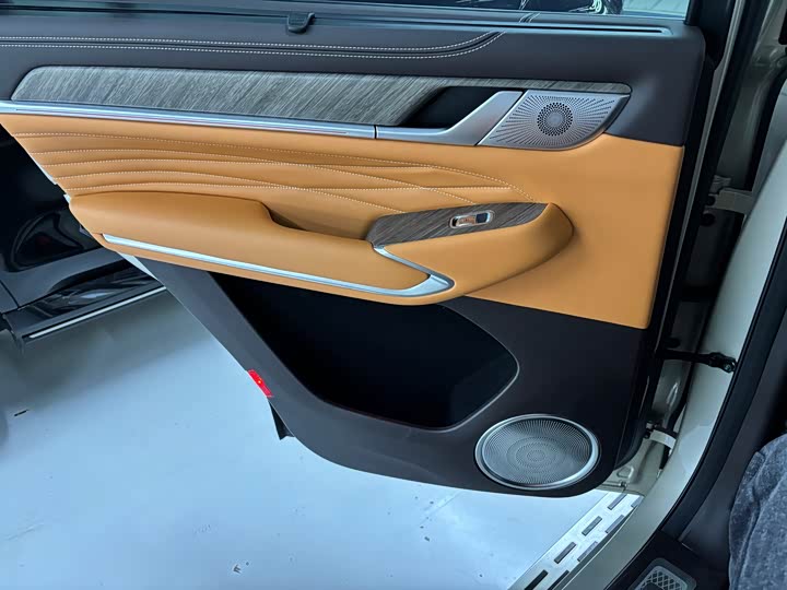 Фото 9 - Tank 500 Hybrid