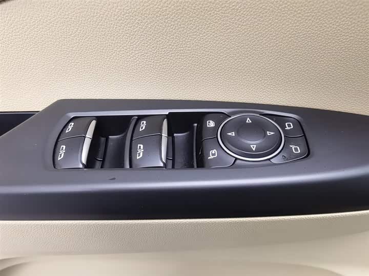 Фото 9 - Buick GL8 ES