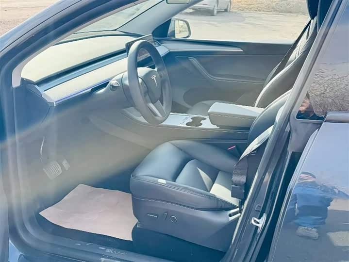 Фото 3 - Tesla Model Y