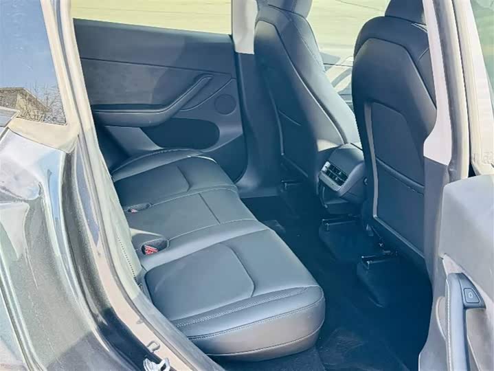 Фото 4 - Tesla Model Y