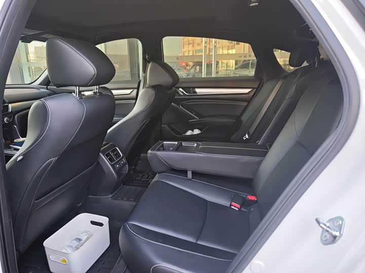 Фото 3 - Honda Inspire