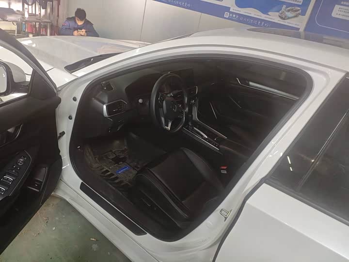 Фото 5 - Honda Inspire