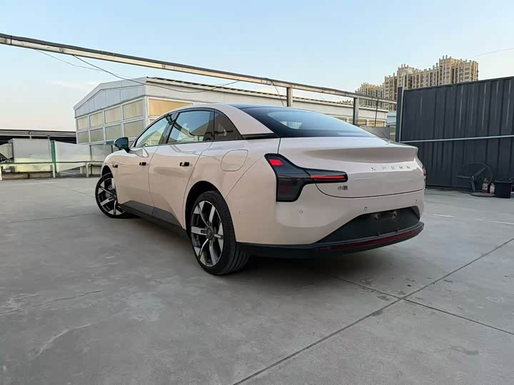 Фото 7 - XPeng Mona M03